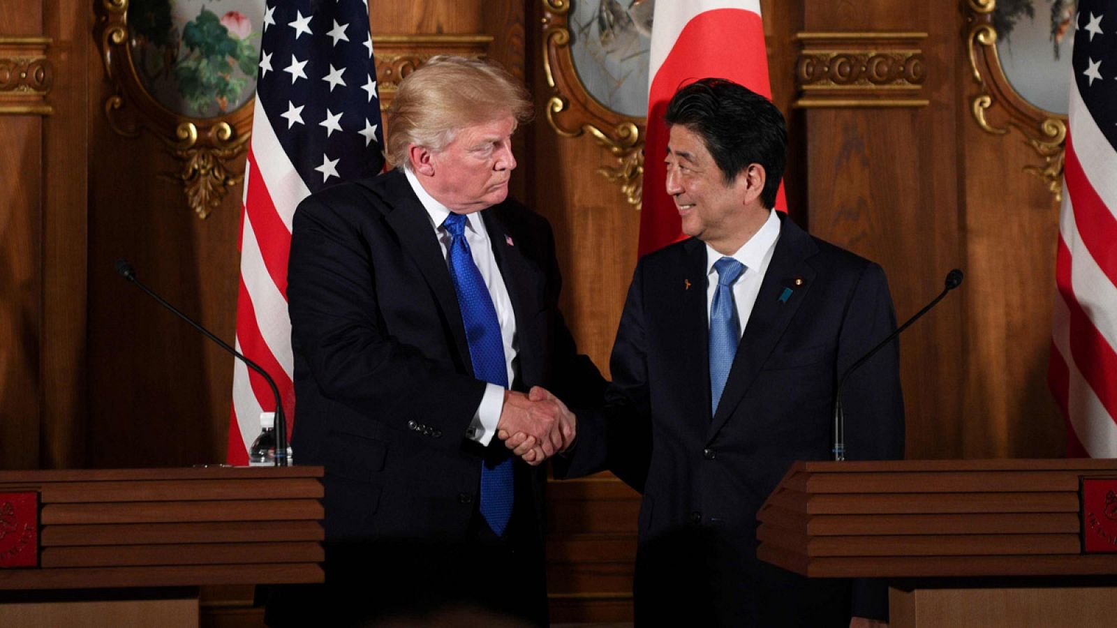 Donald Trump y Shinzo Abe durante la visita oficial del presidente americano a Japón