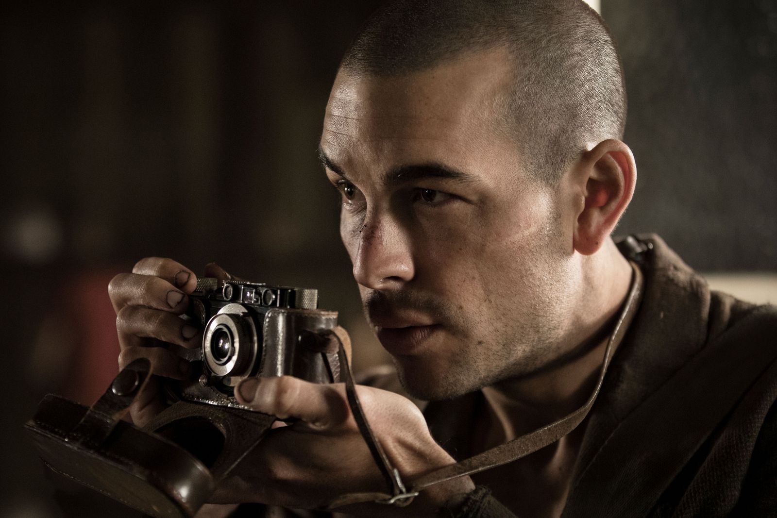 Mario Casas en El fotógrafo de Mauthausen