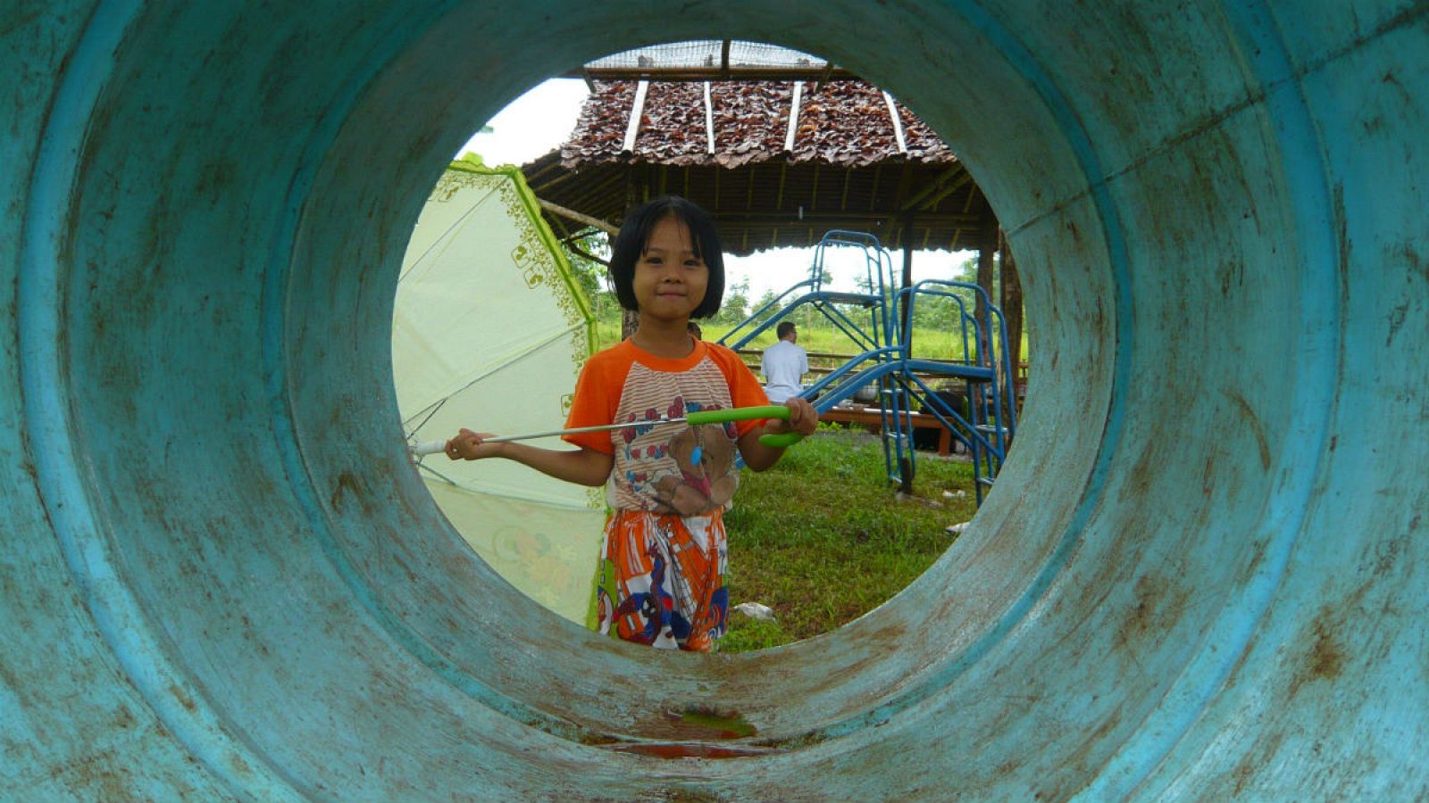 Una de las niñas de la escuela de bambú, en Tailandia.