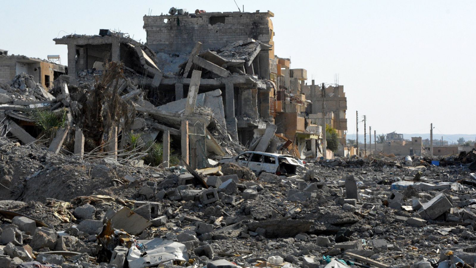 Devastación en la ciudad de Al Raqa (Archivo)