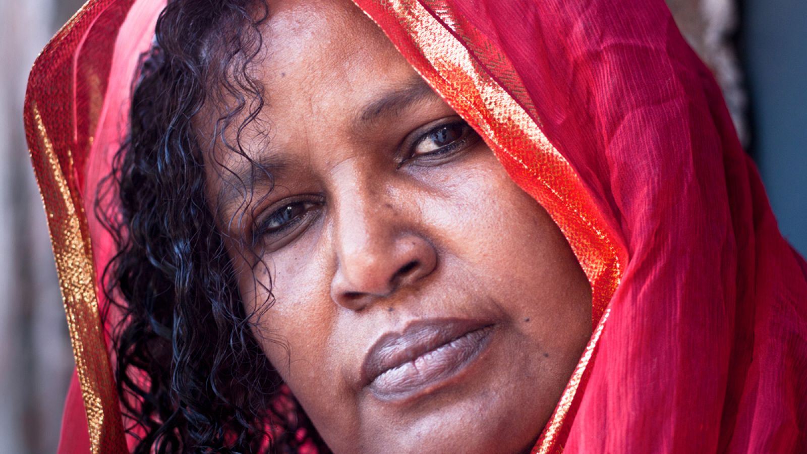 El rostro de la activista contra la ablación Ashia Ismail forma parte del libro 'Mujer, todos somos una'