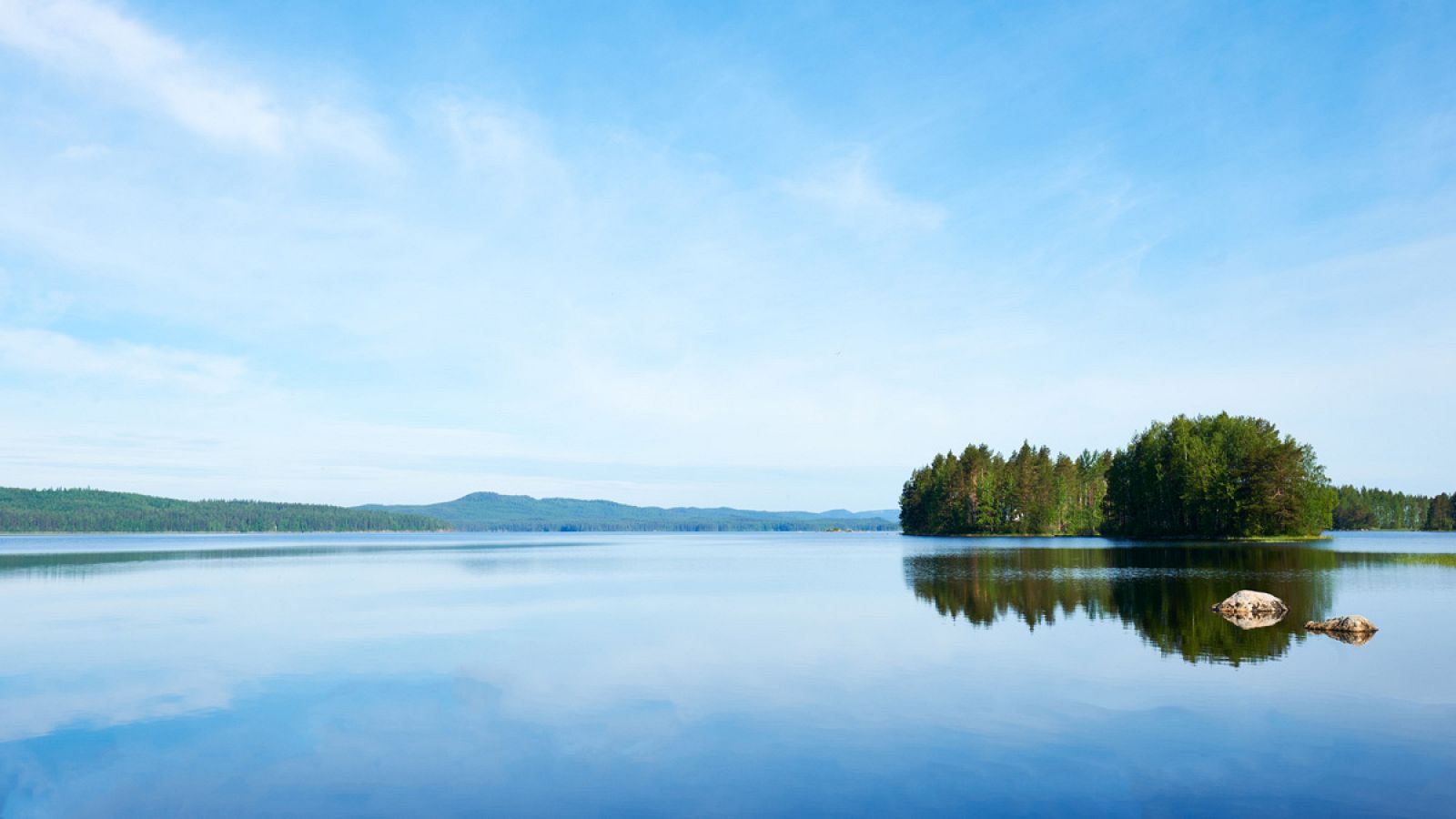 Un lago en Finlandia