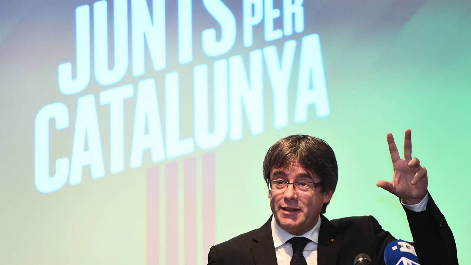 Puigdemont presenta en Bélgica la candidatura de Junts per Catalunya.