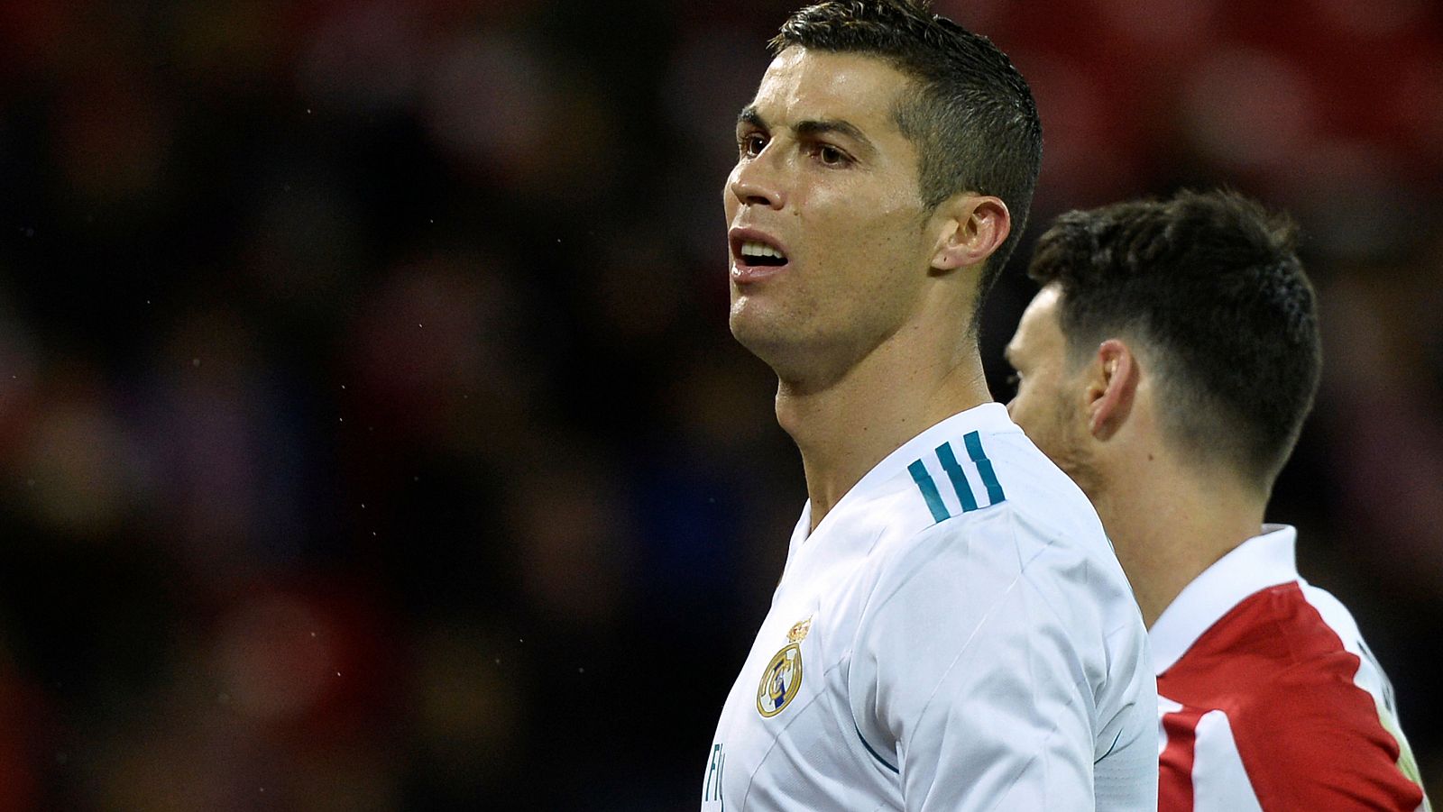 Cristiano Ronaldo lamenta una ocasión perdida ante el Athletic.
