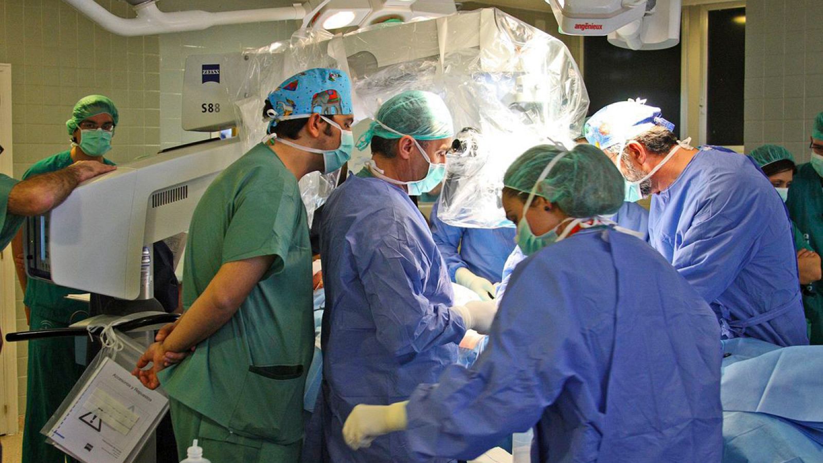 La lista de espera quirúrgica crece un 5,8 % en el primer semestre de 2017.
