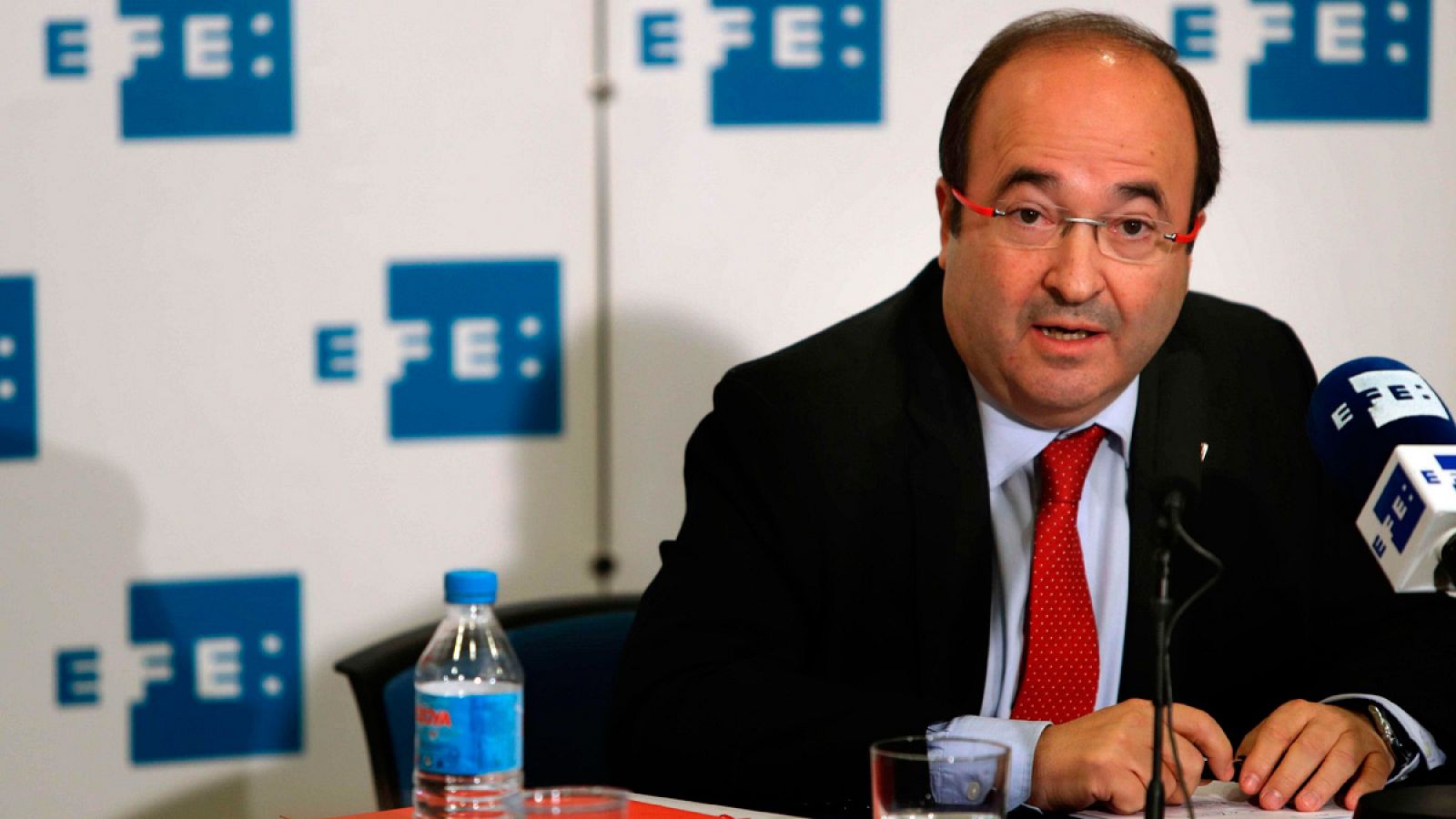 Miquel Iceta, durante la rueda de prensa que ha ofrecido en la sede de la Agencia Efe en Barcelona