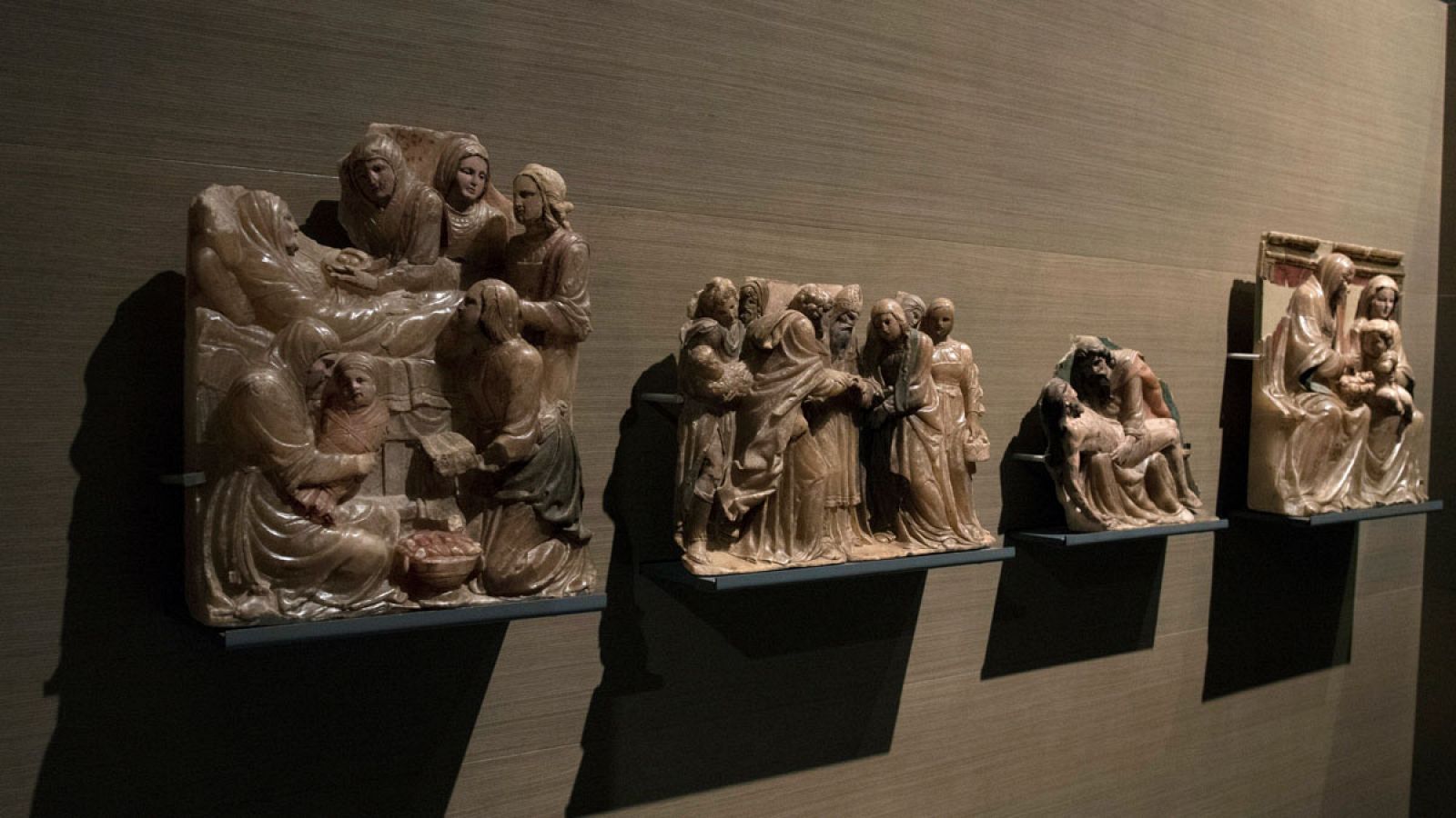 Vista del retablo de Santa Ana en el Museo de Lleida