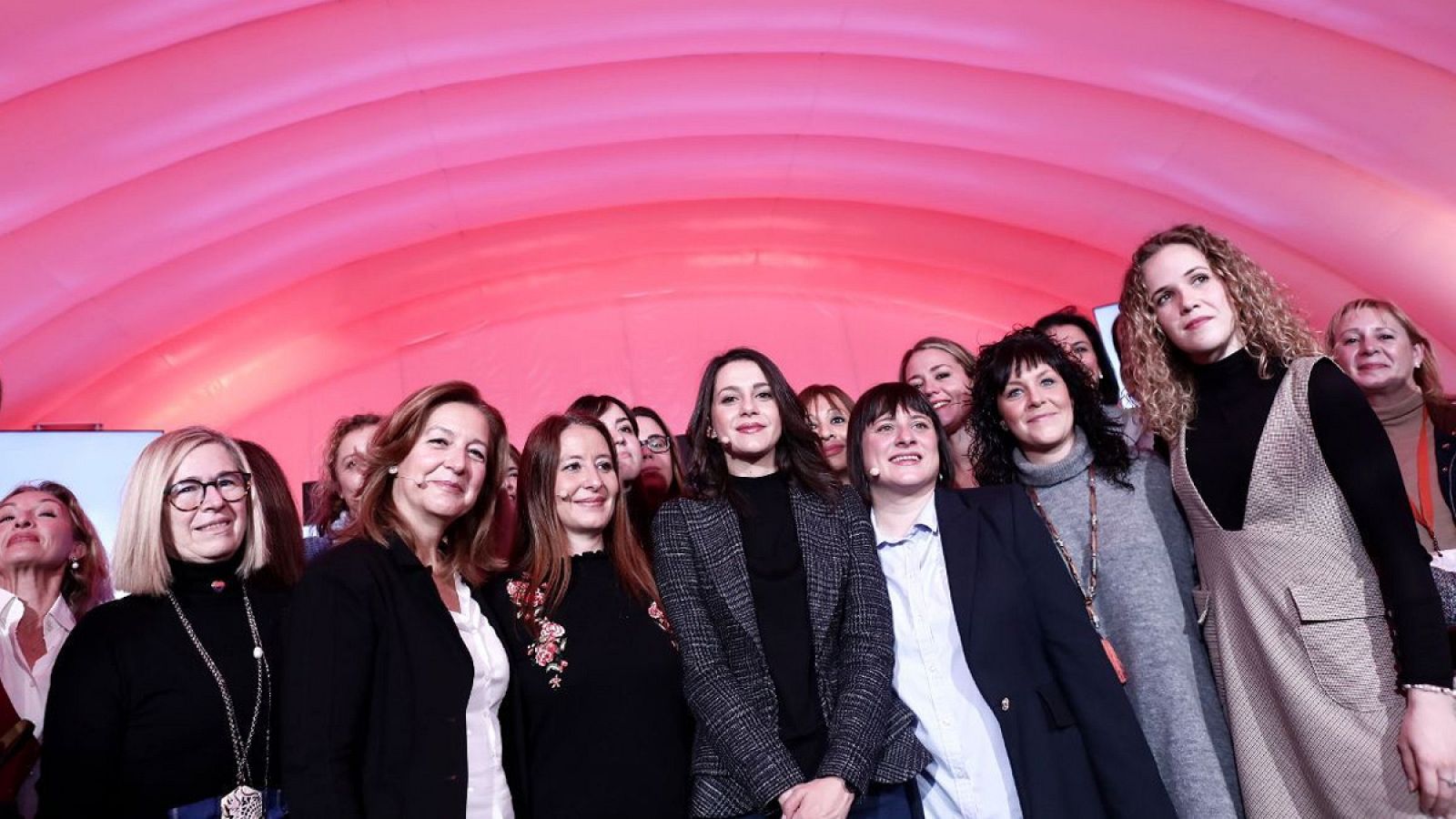 Encuentro de mujeres de la candidata de Cs al 21-D, Inés Arrimadas, y otras compañeras de su candidatura