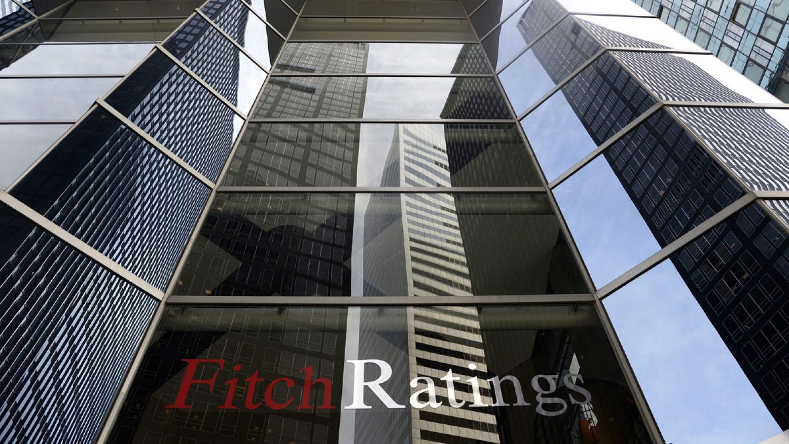 Vista exterior de las oficinas de Fitch Ratings en Nueva York (EE.UU.) en octubre de 2013.