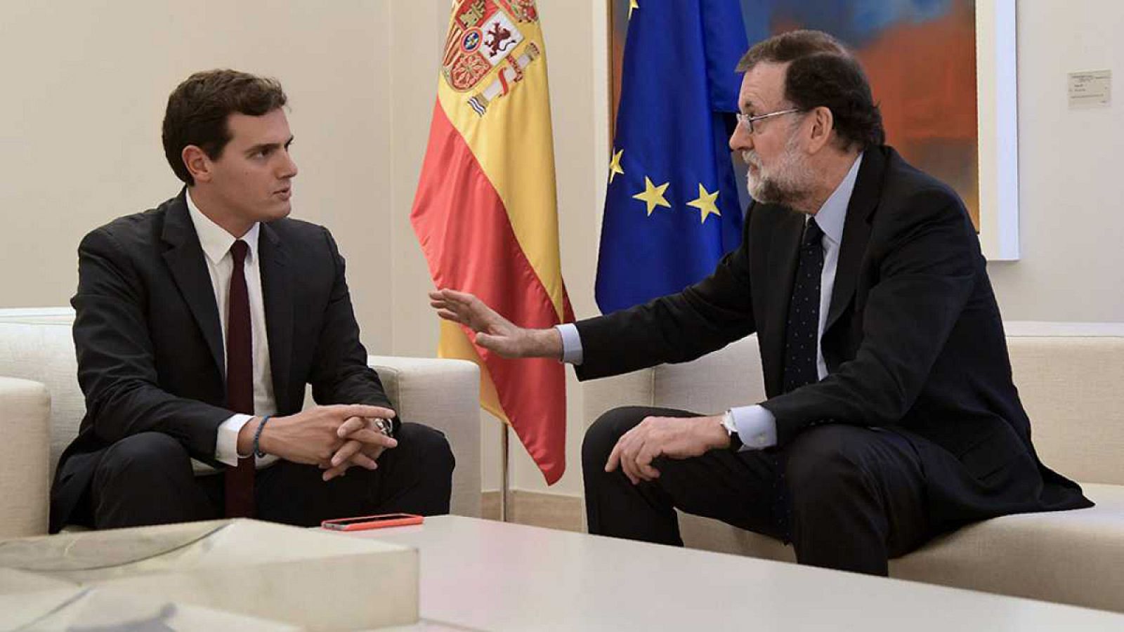 Imagen de archivo de una reunión que mantuvieron Mariano Rajoy y Albert Rivera en La Moncloa