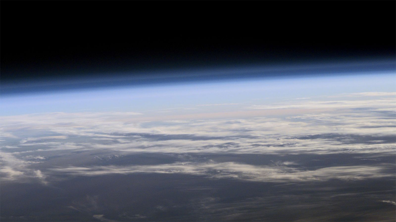 Imagen de la atmósfera de la Tierra tomada desde el espacio.