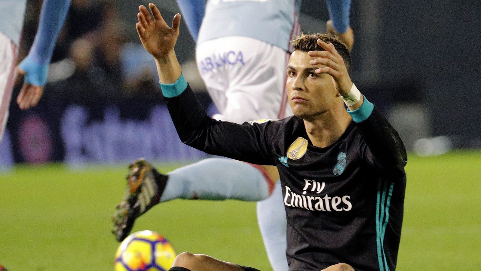 Gestos de desesperación de Cristiano Ronaldo en Vigo.