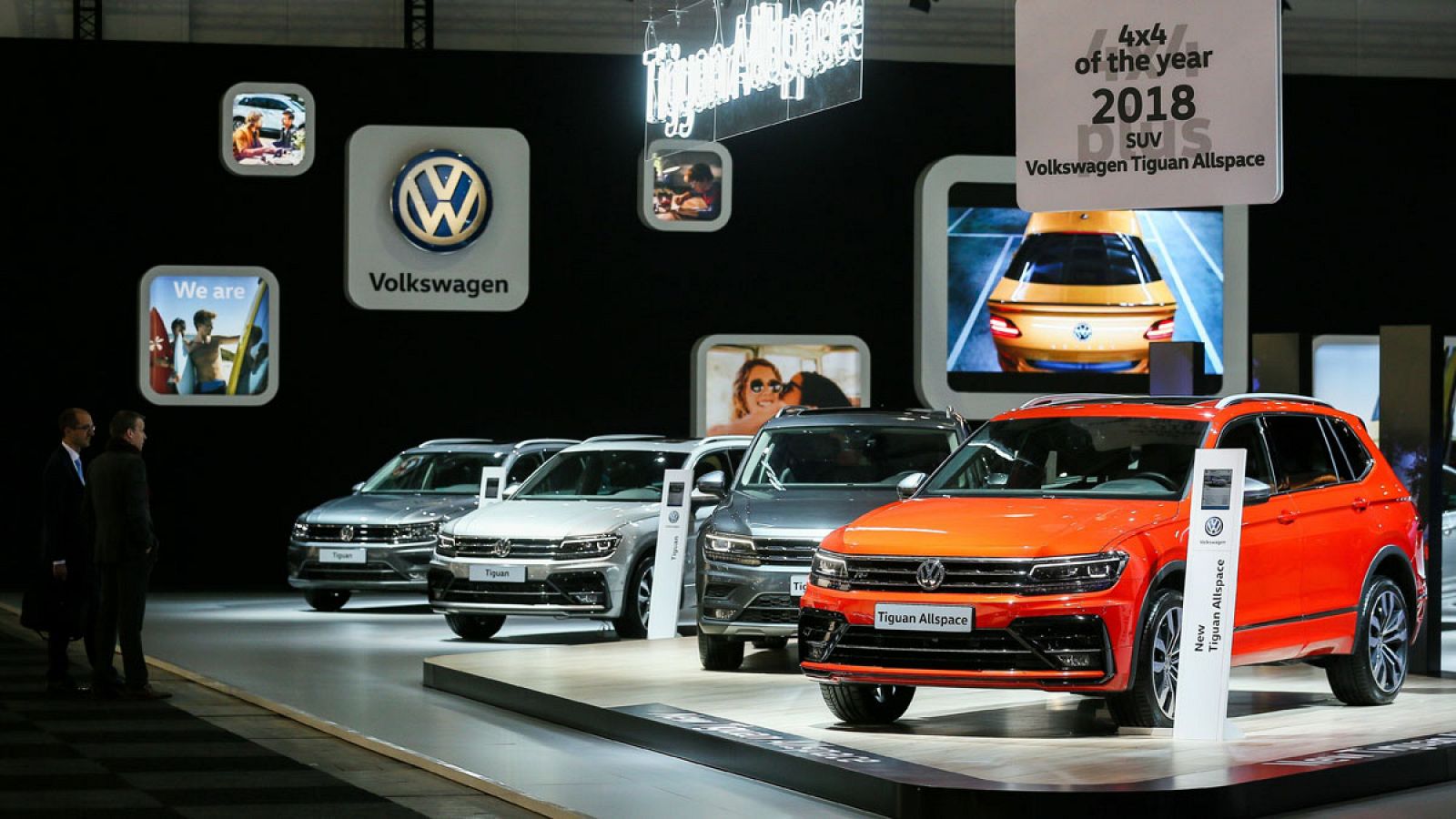 Exposición de modelos de Volkswagen en la feria de automoción que se celebra esta semana en Bruselas