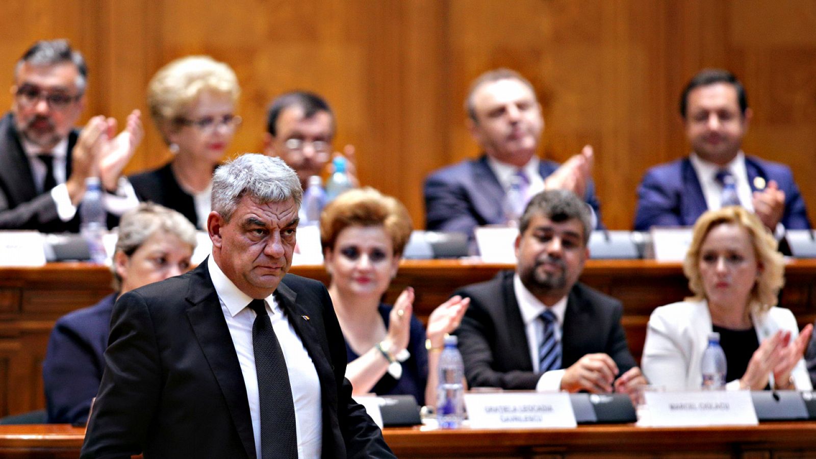 El primer ministro rumano, Mihai Tudose, en una sesión parlamentaria