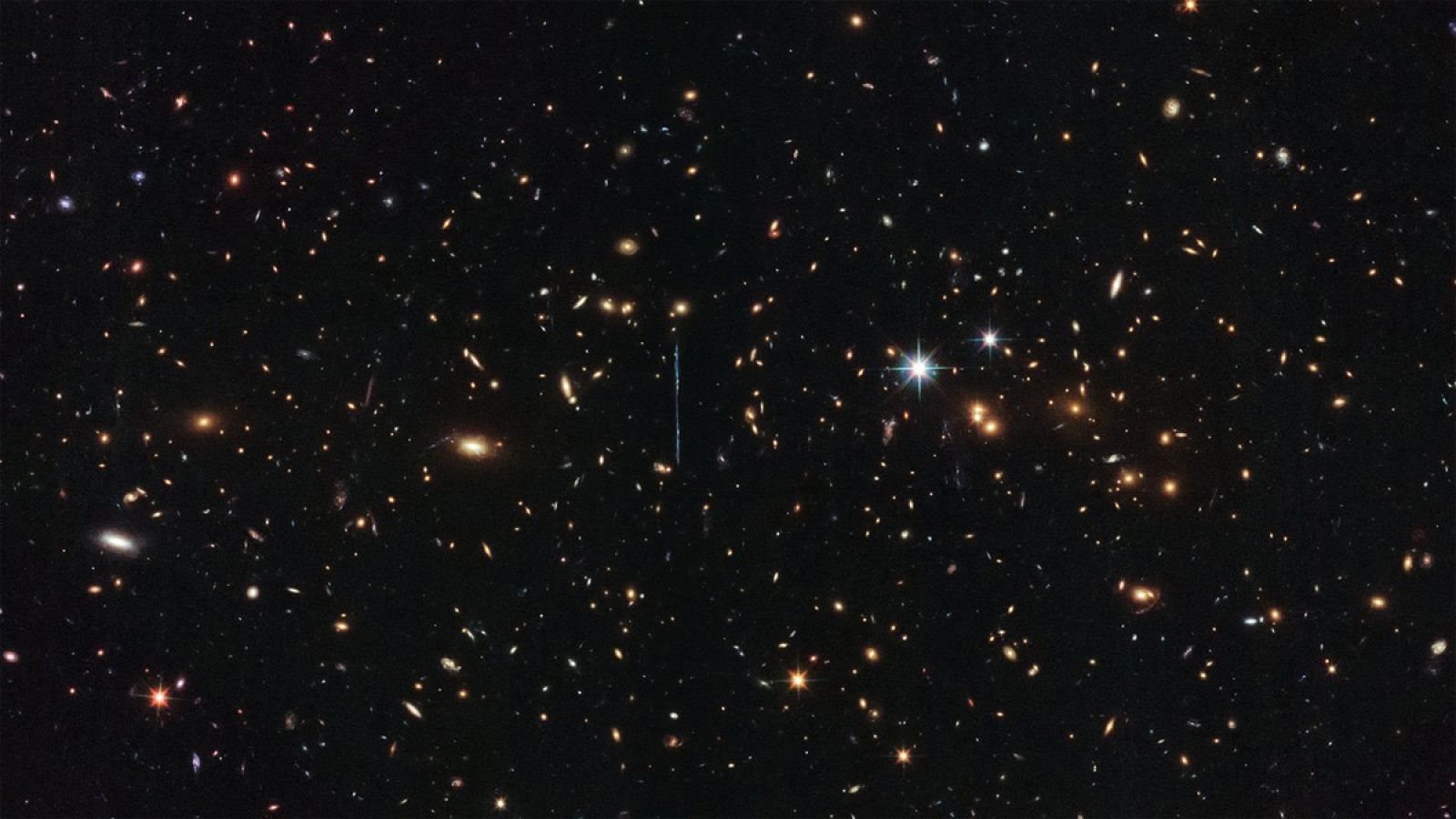 Los cúmulos de galaxias son los objetos más grandes del universo que están unidos por la gravedad.