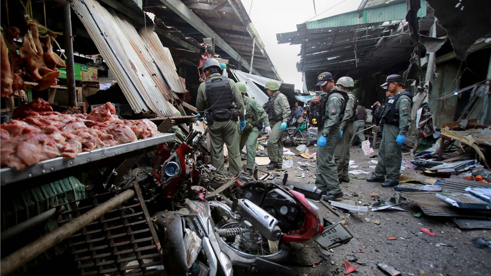 Al menos tres muertos al estallar una bomba en un mercado del sur de Tailandia