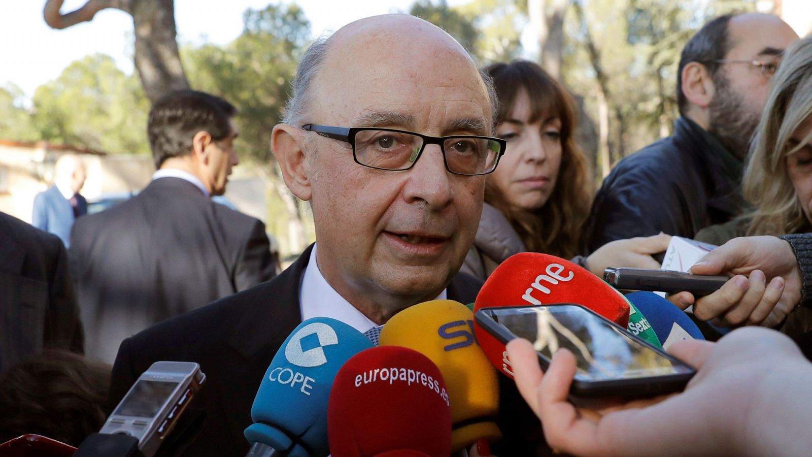 El ministro de Hacienda, Cristóbal Montoro, este lunes en Las Rozas, en Madrid.