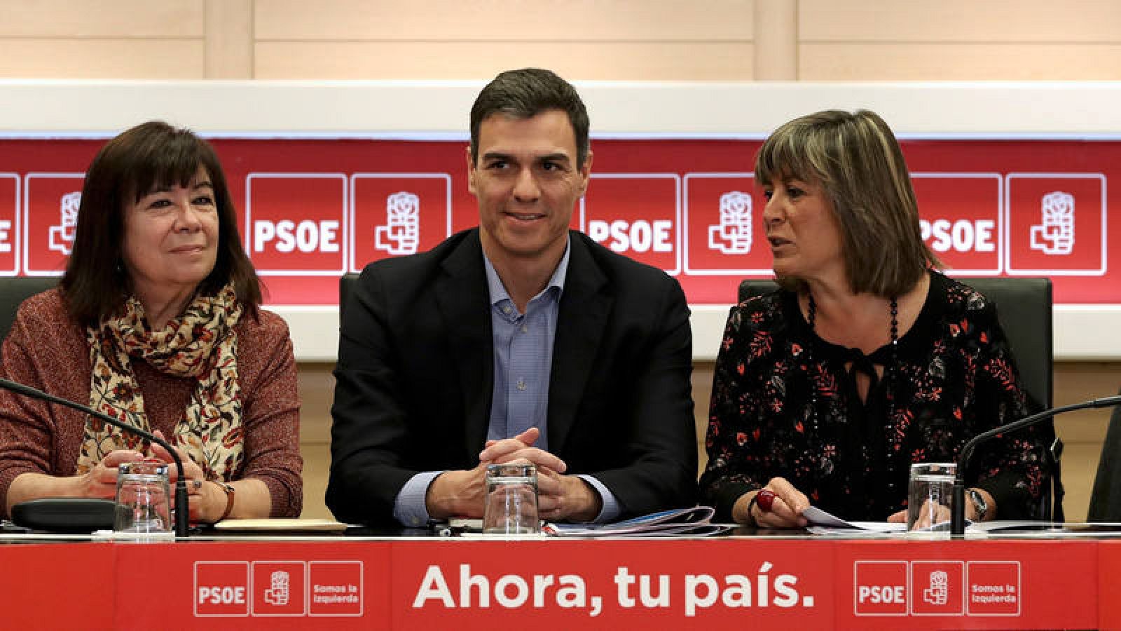 El líder de los socialistas, Pedro Sánchez, encabezando una reunión de la Permanente del PSOE