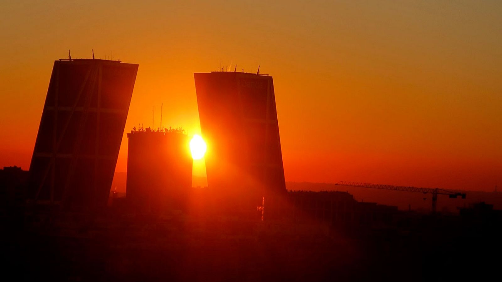 Puesta de sol con contaminación en Madrid