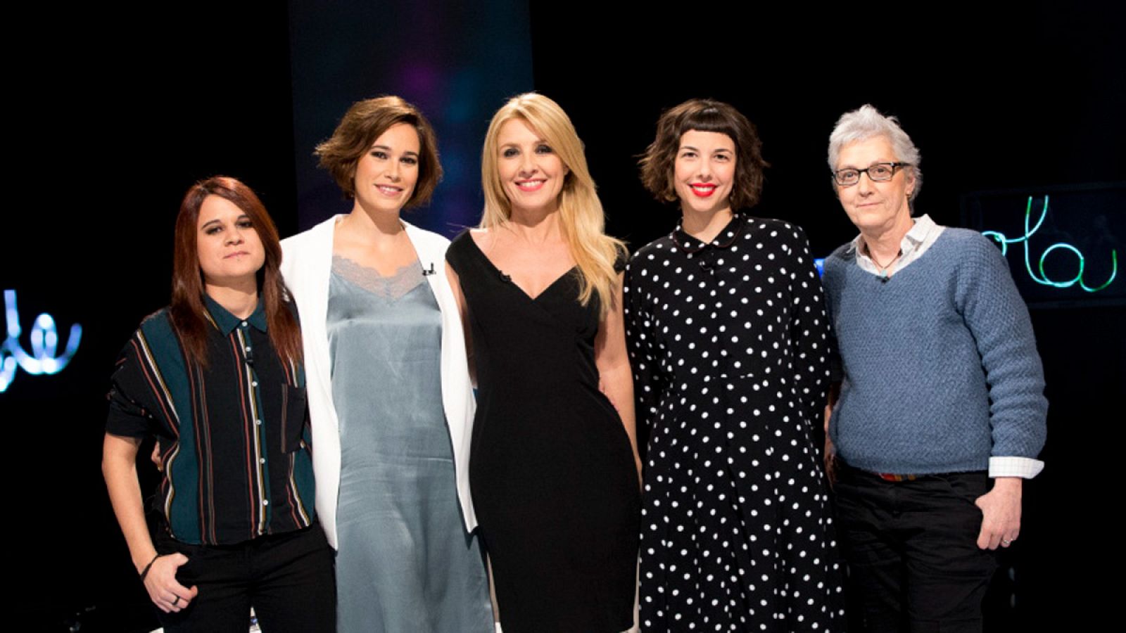 Cayetana Guillén Cuervo con la actriz y productora Celia Freijeiro, la escritora Isabel Franc, Irene Pelayo, Doctora en Comunicación Audiovisual y Estudios de Género y Emma Solano, Activista LGTB en Arcópolis