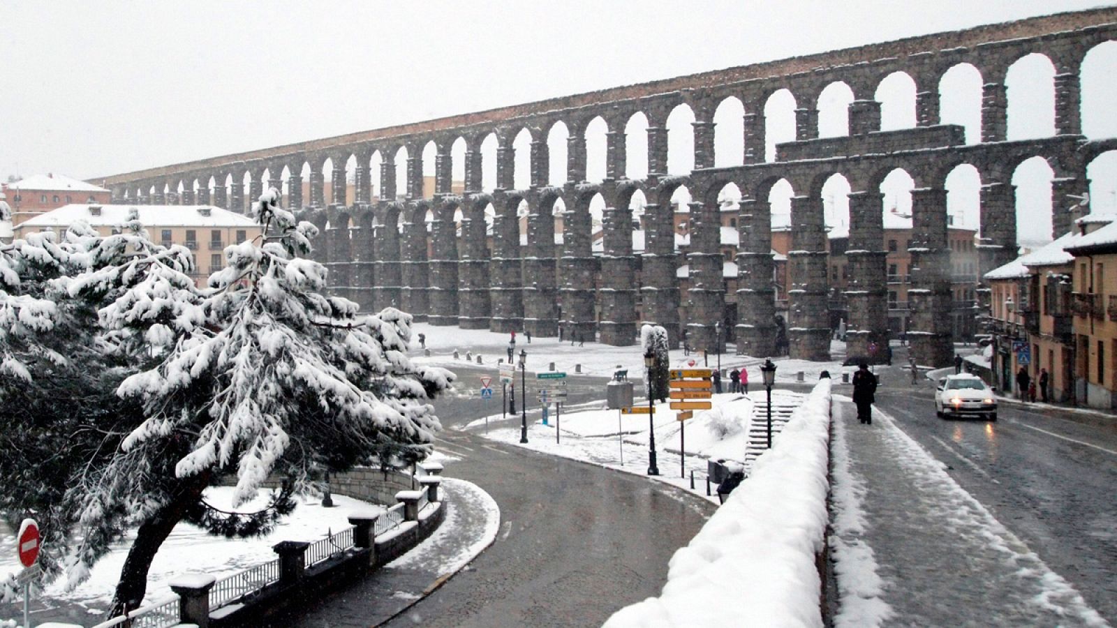 Vista del acueducto de Segovia este domingo