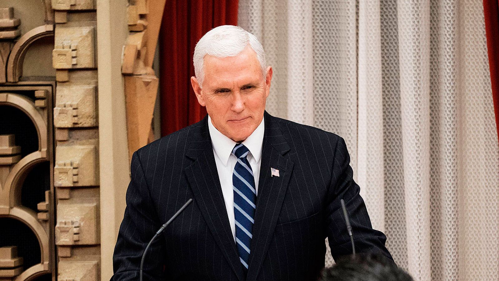 El vicepresidente estadounidense, Mike Pence, ofrece un discurso durante una cena ofrecida por el primer ministro nipón, Shinzo Abe, en Tokio (Japón)