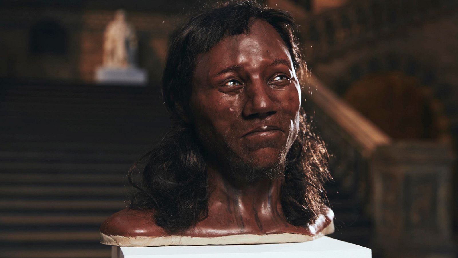 Reconstrucción facial del Hombre de Cheddar, expuesta en el Museo de Historia Natural británico
