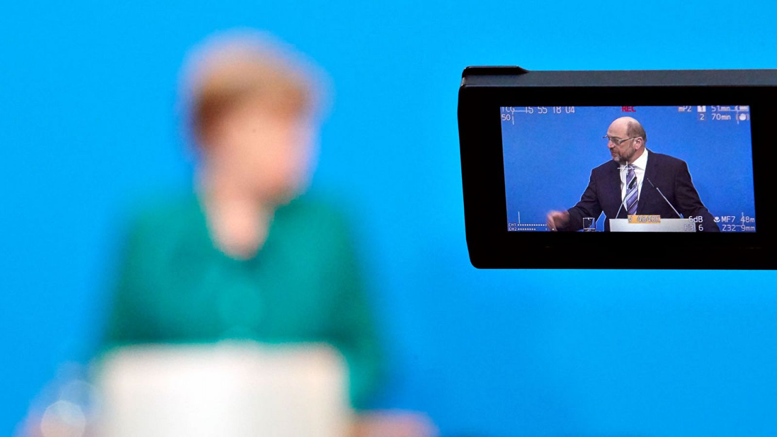 La canciller alemana, Angela merkel, y el líder socialdemócrata, Martin Schulz, durante la rueda de prensa en la que anunciaron el acuerdo para una gran coalición