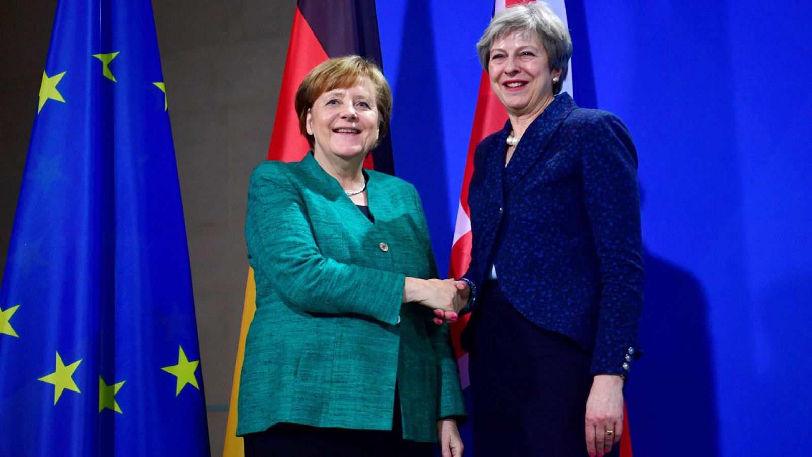 Angela Merkel y Theresa May, durante su encuentro en Berlín este viernes