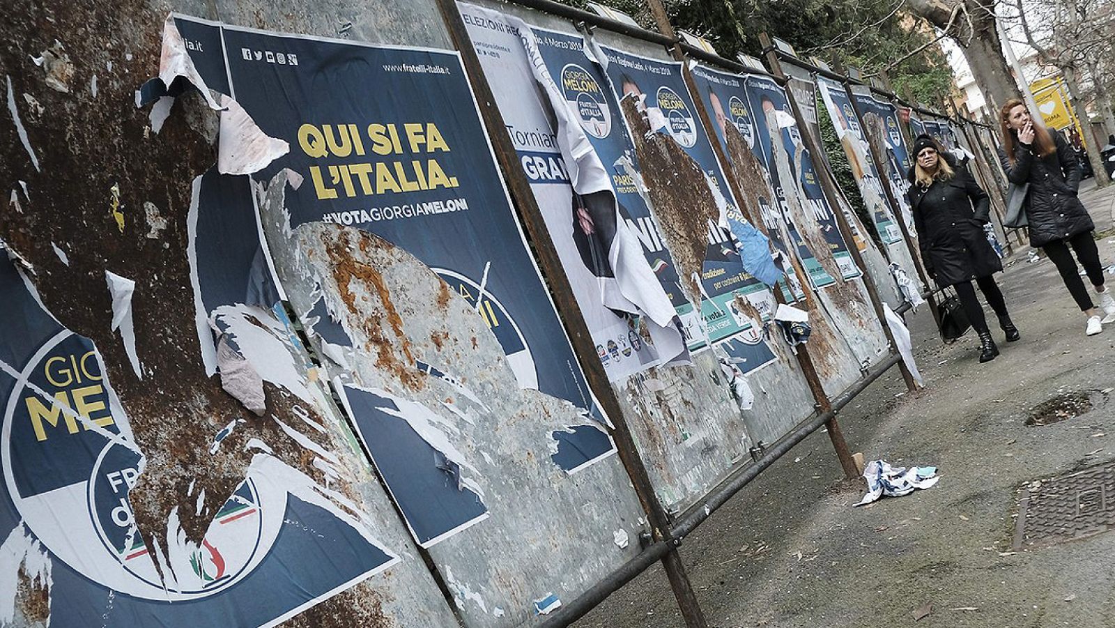 Carteles electorales en Roma