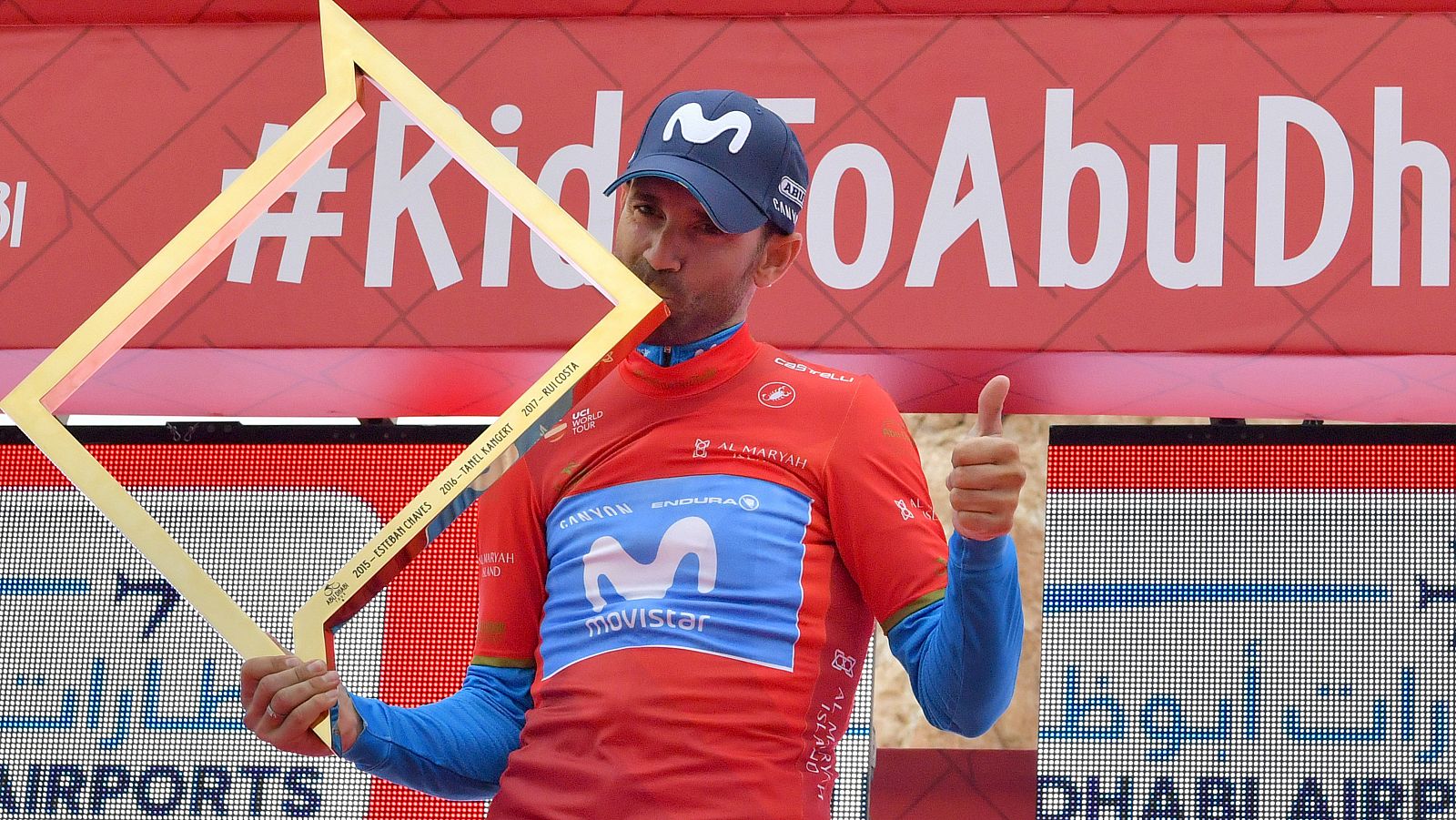 El ciclista murciano Alejandor Valverde celebra la victoria en Abu Dabi.