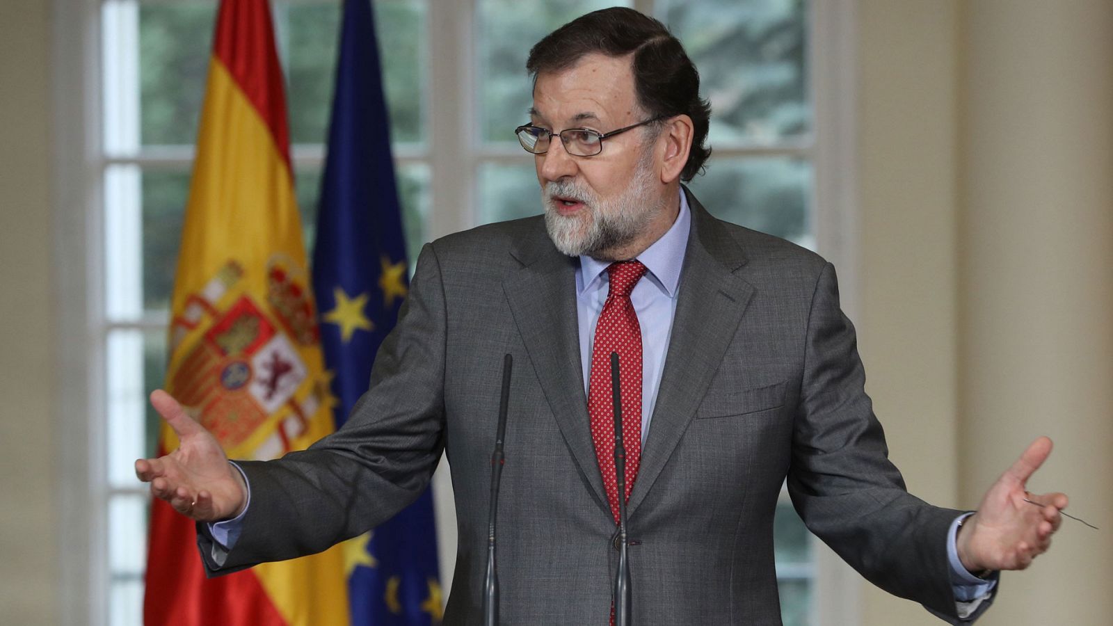 El presidente del Gobierno, Mariano Rajoy, en el Palacio de la Moncloa