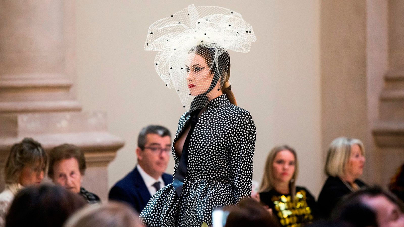 La diseñadora cordobesa Juana Martín lleva su moda flamenca a París.