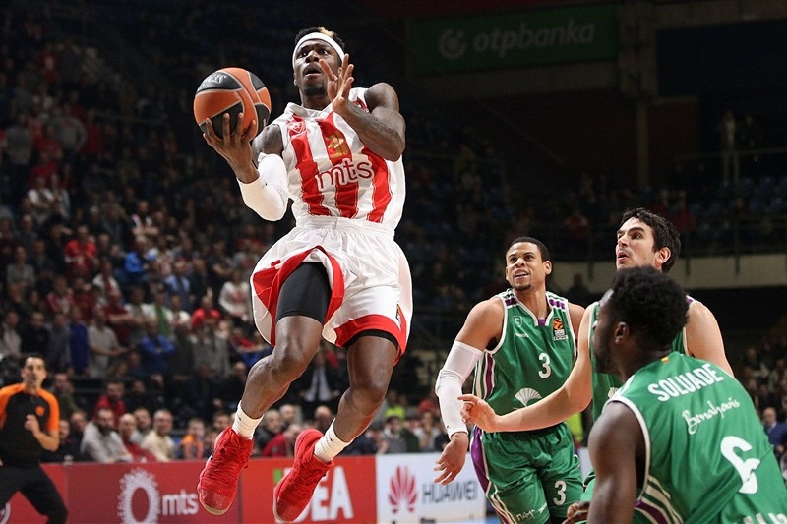 El Estrella Roja venció a Unicaja en Belgrado.