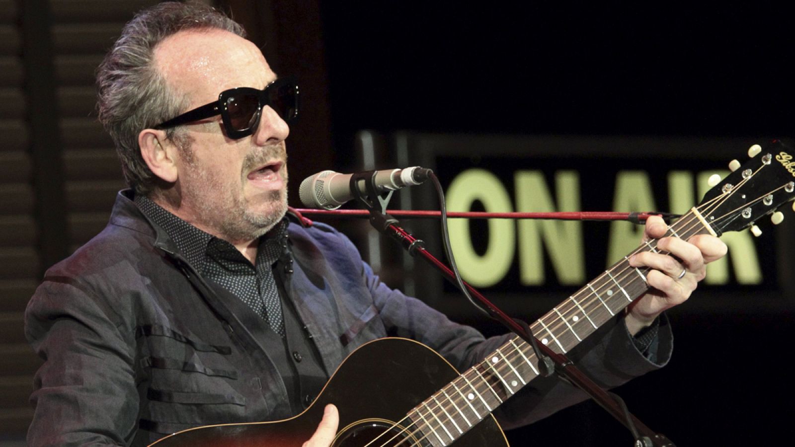 El músico y compositor británico Elvis Costello.