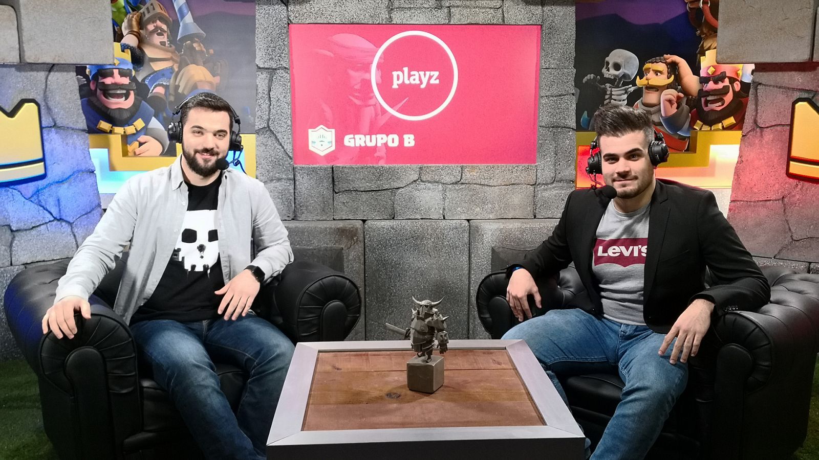 Eduardo González 'Seniki' y Álex Polo 'castean' la segunda jornada de la fase regular de RTVE Clash Royale Championship