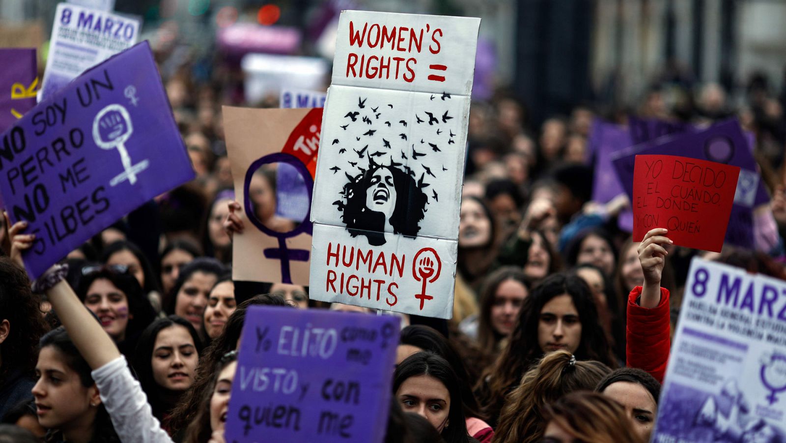 Las organizadoras cifran en un millón los asistentes a la manifestación feminista del 8M