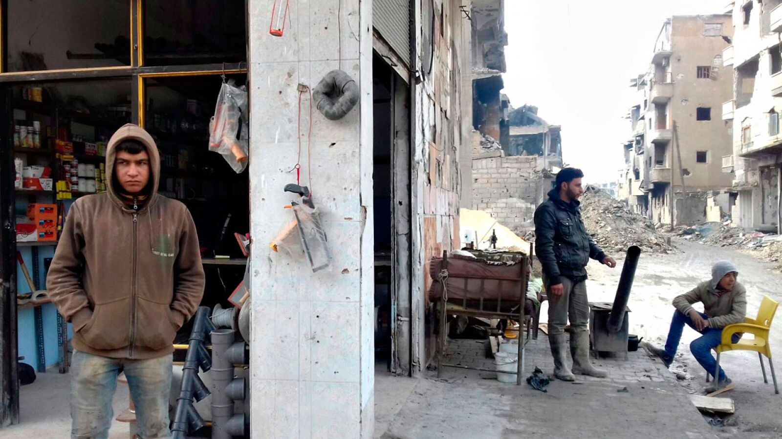 Las calles de Raqqa tratan de recuperar la normalidad tras liberarse del yugo del Estado Islámico