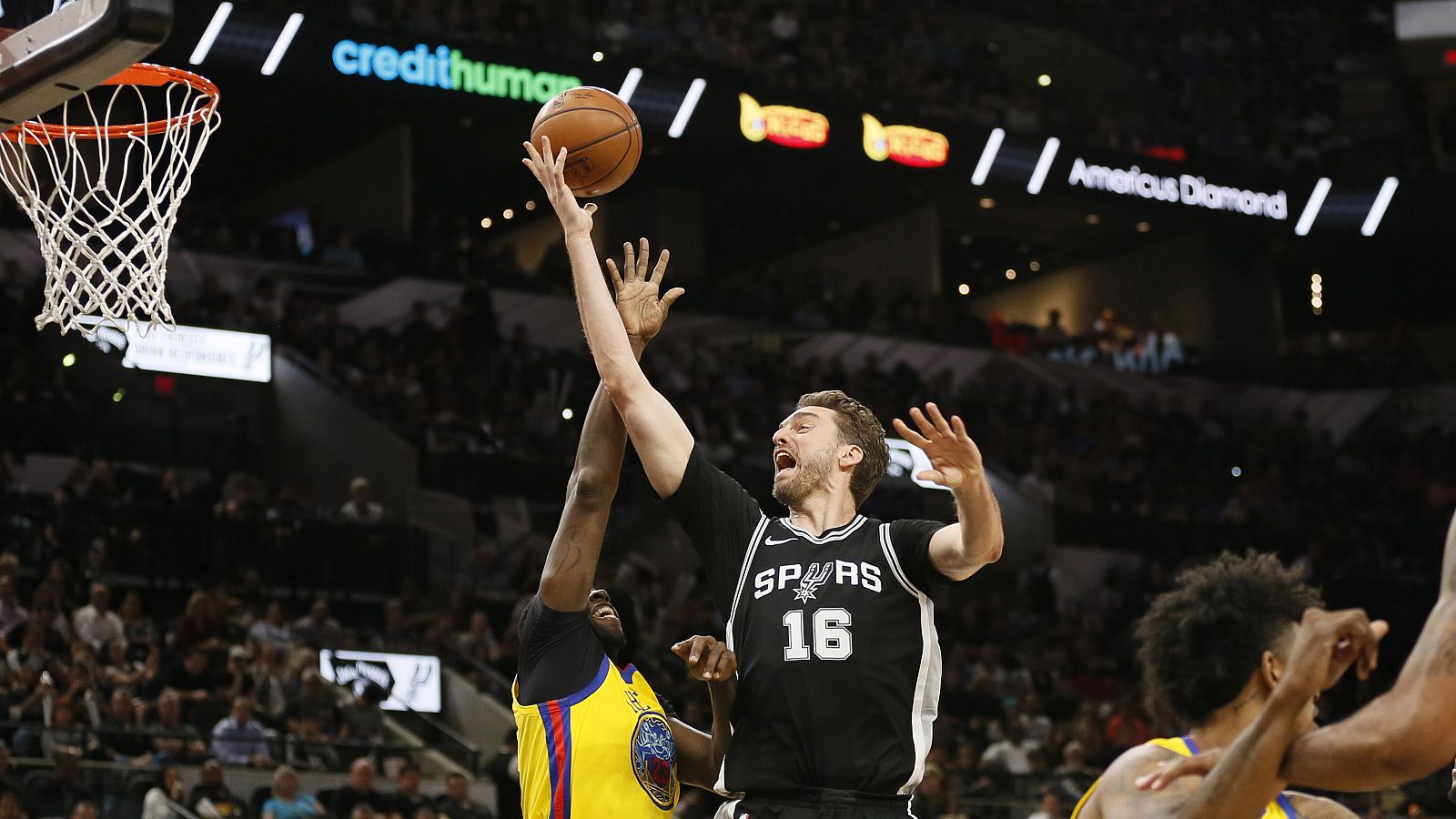 Victoria de los Spurs de Pau Gasol ante los Warriors