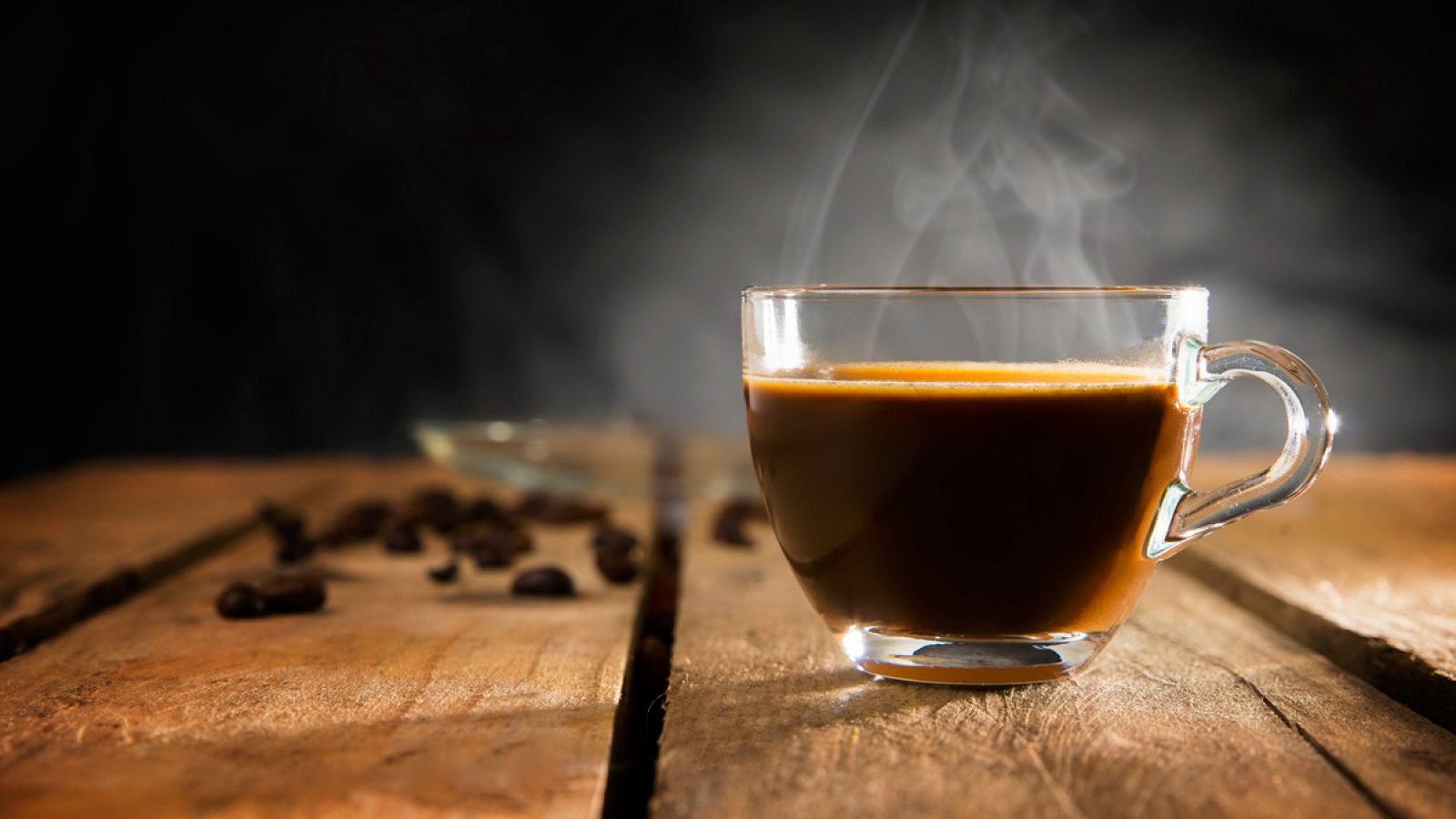Según las estadísticas, el estadounidense promedio bebe más de tres tazas de café al día.