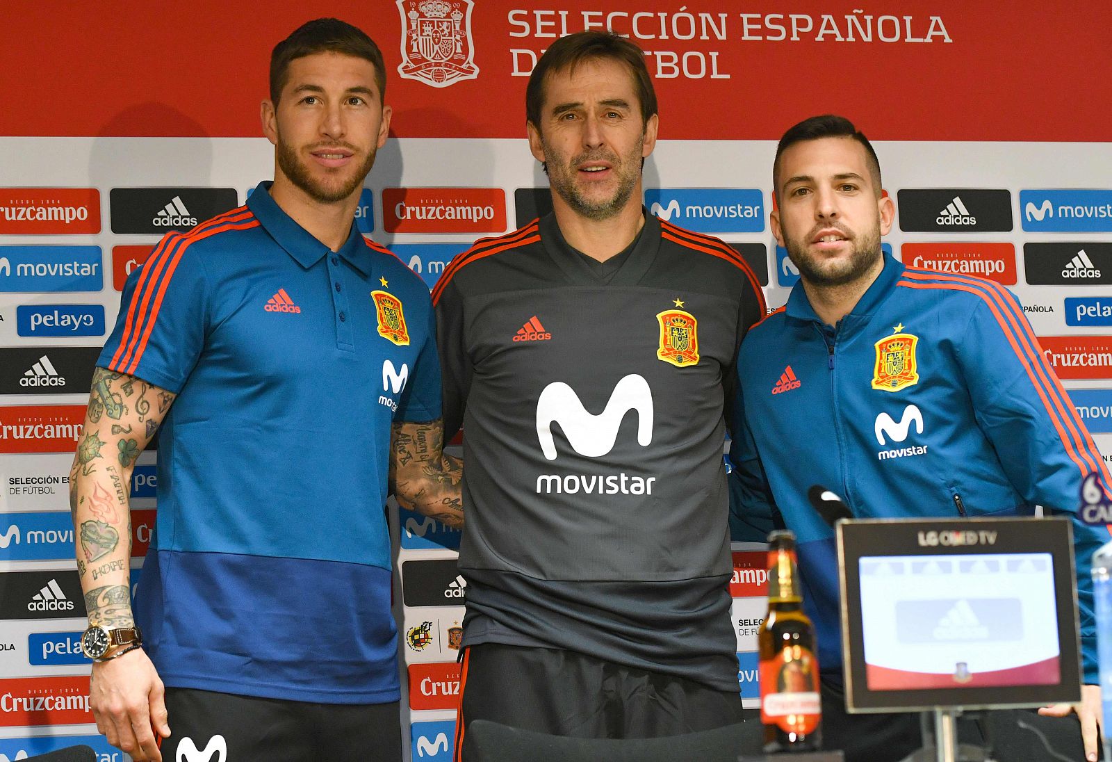 Lopetegui, Jordi Alba y Ramos durante la rueda de prensa previa al partido ante el Barcelona.