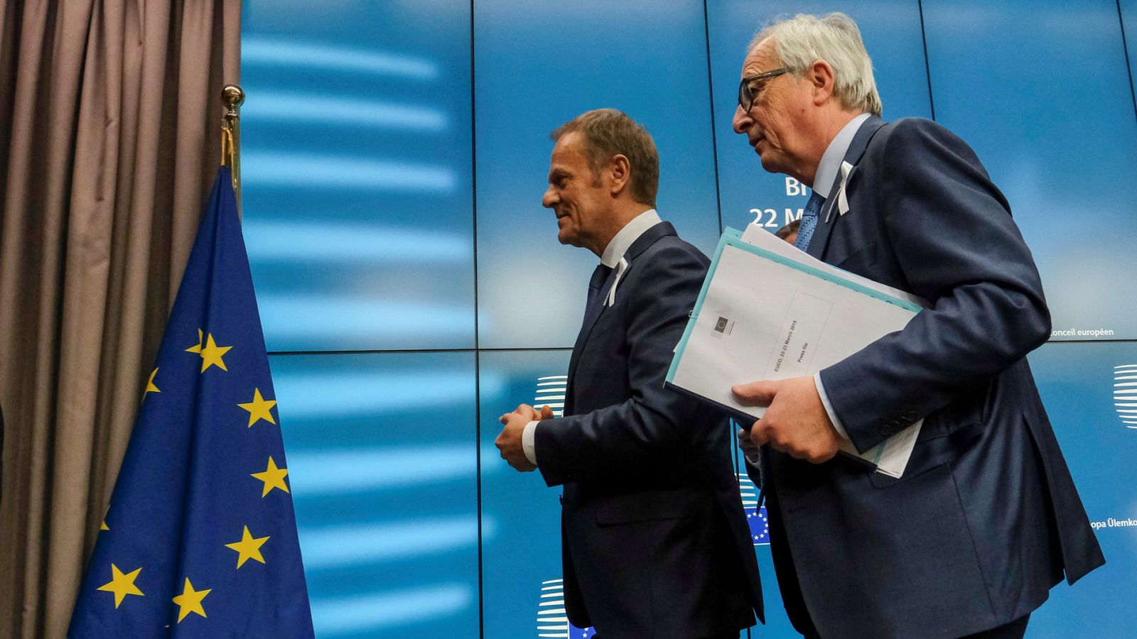 El presidente de la Comisión Europea, Jean Claude Juncker, y el del Consejo Europeo, Donald Tusk, en Bruselas