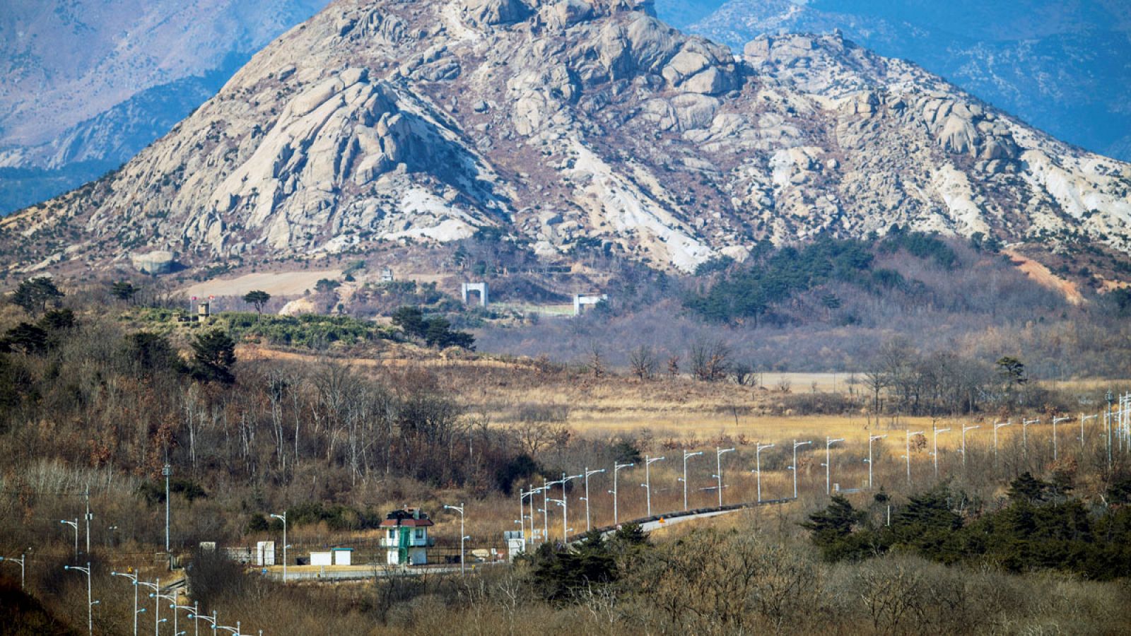 Vista de la frontera que separa a las dos Coreas en la zona desmilitarizada.