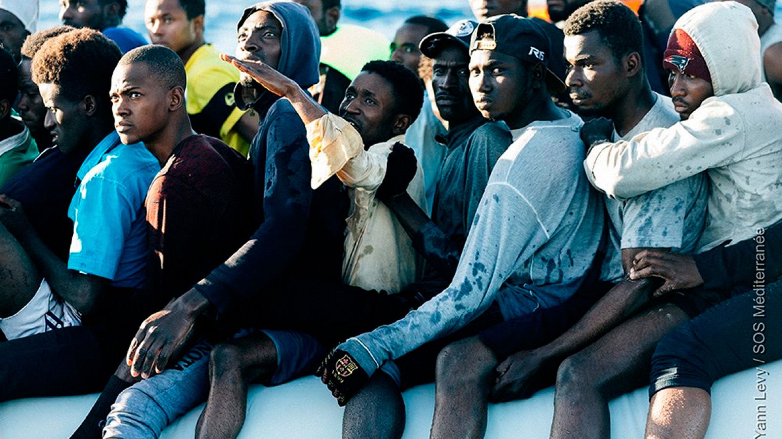 Imagen de algunas de las personas rescatadas este viernes en el Mediterráneo