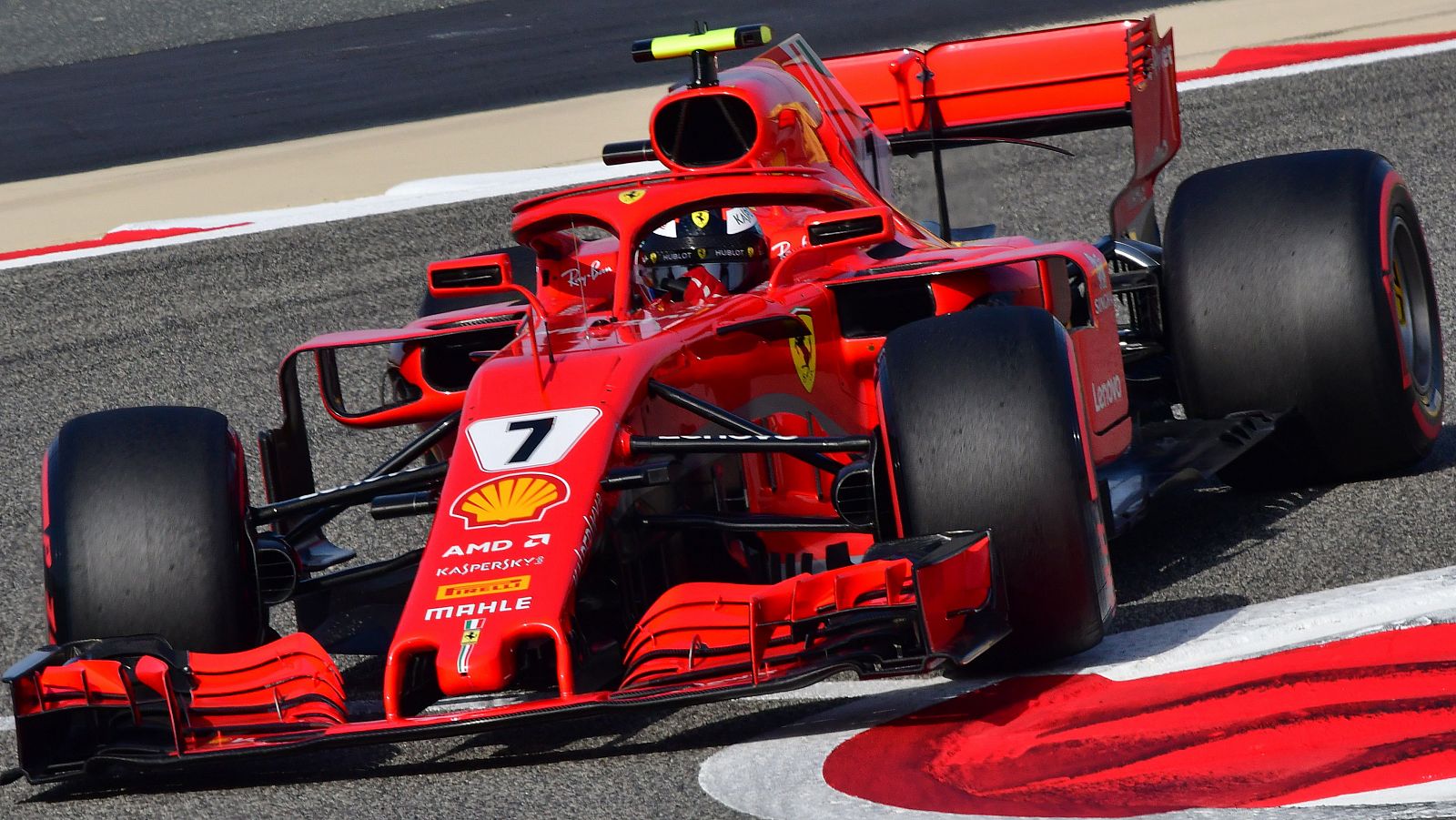 Sebastian Vettel (Ferrari), pole en Baréin.