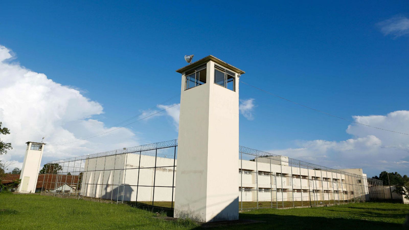Imagen del exterior de la prisión de Curitiba (Brasil).