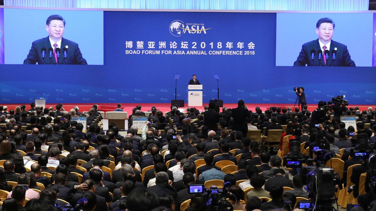 El presidente chino, Xi Jinping, pronuncia un discurso durante la inauguración del Foro Económico de Boao