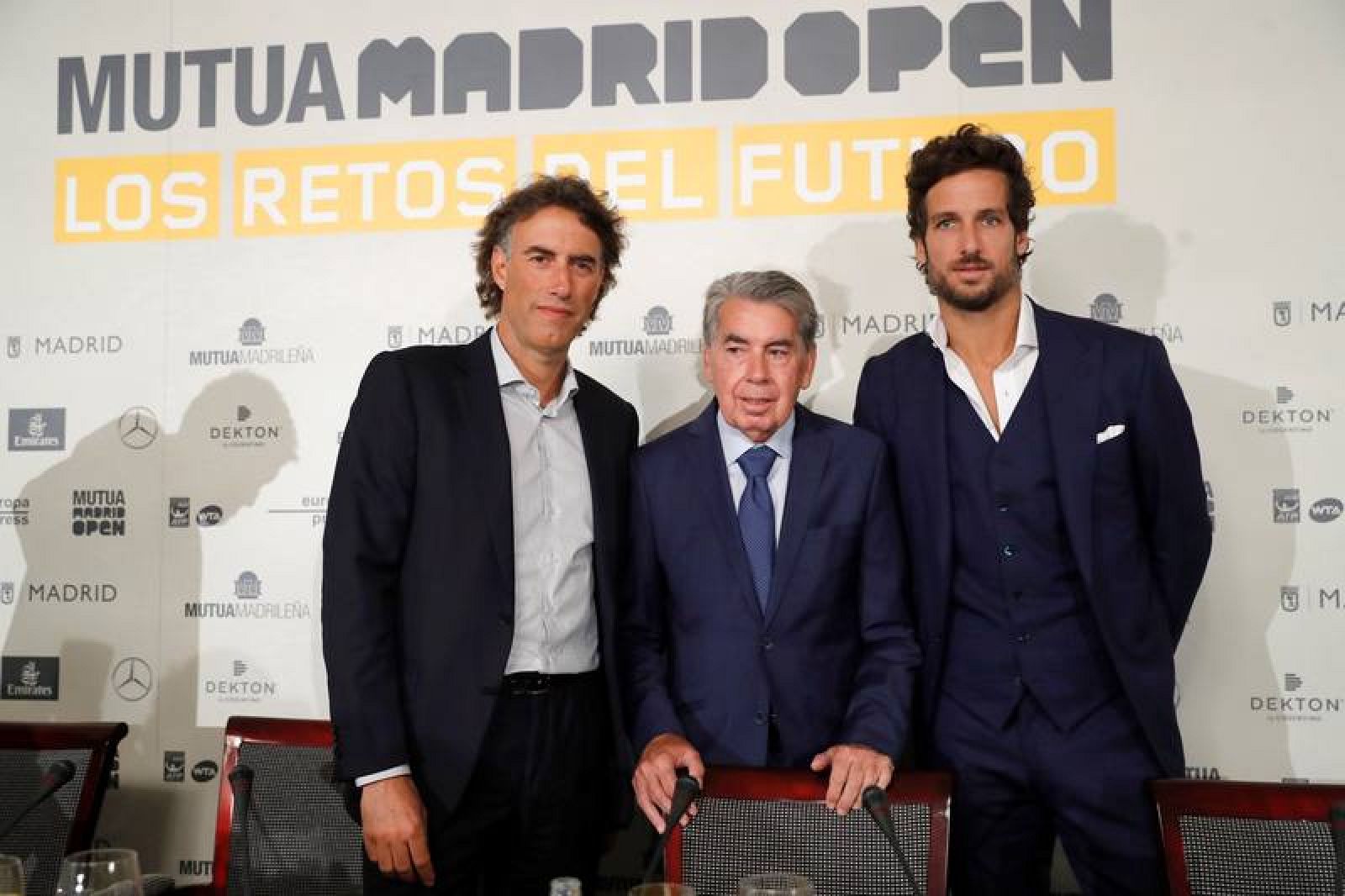 Los organizadores del Madrid Open de tenis, Gerard Tsobanian (i), Manolo Santana (c) y Feliciano López, este jueves en un acto previo al torneo.