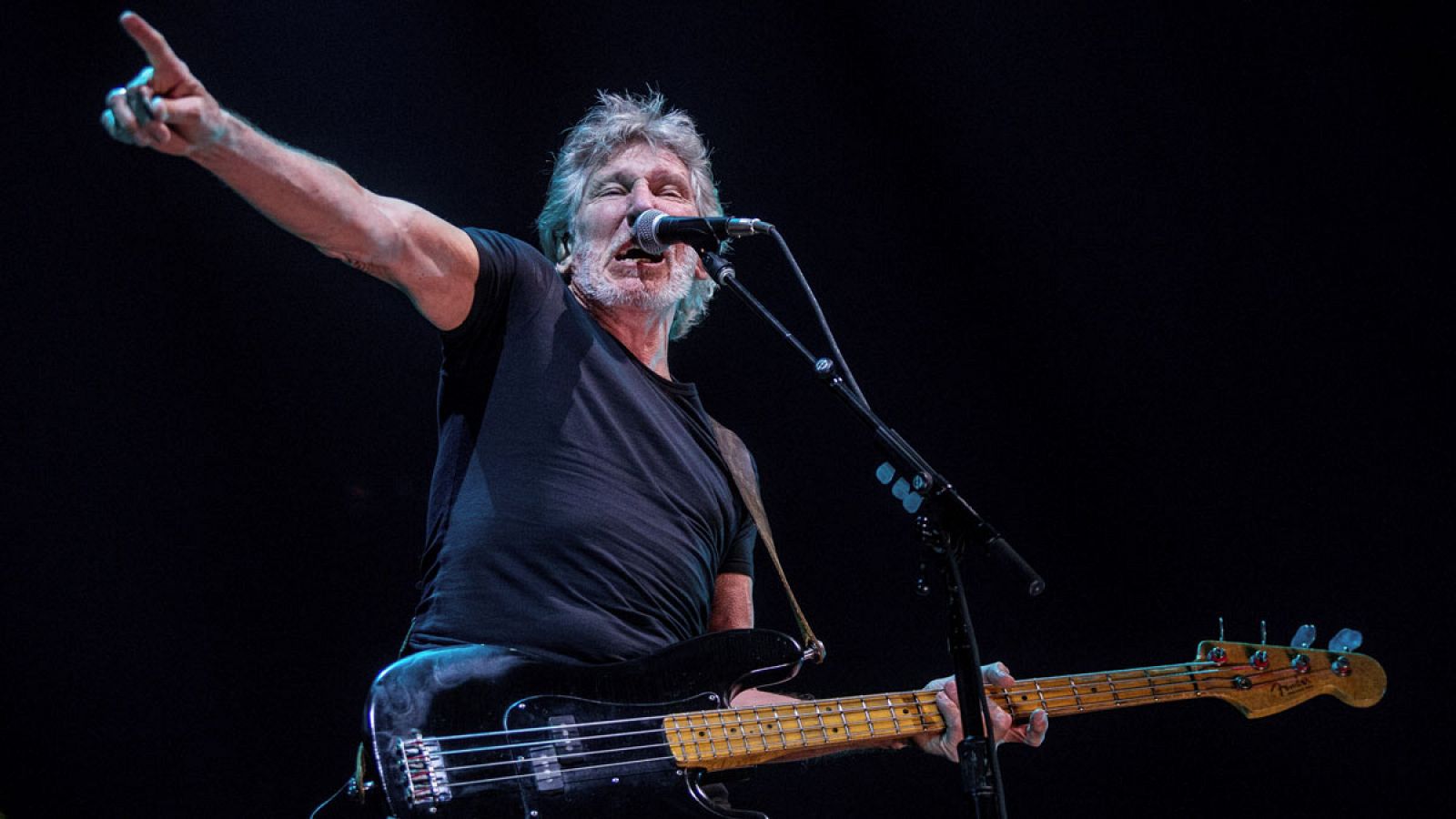 El exlíder de Pink Floyd, el bajista británico Roger Waters, iniciando el viernes 13 de abril de 2018 en Barcelona la gira europea de presentación de su último disco, "Is This the Life We Really Want?".