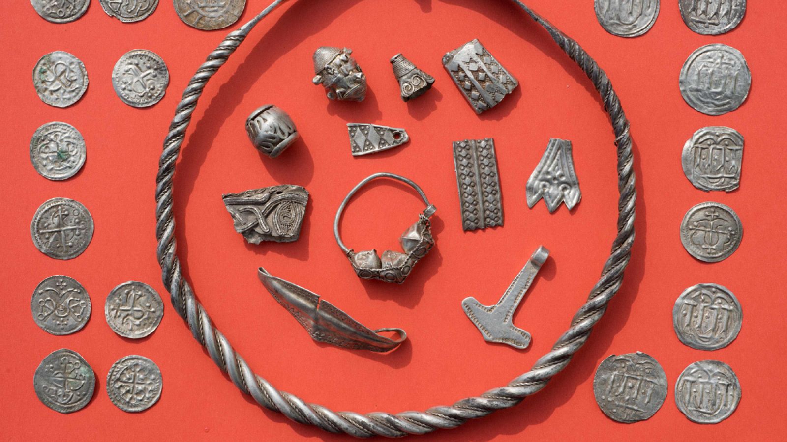 El tesoro consta de más de 600 piezas de plata con más de 1.000 años de antigüedad.
